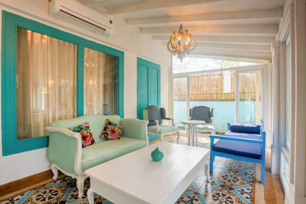 White Banyan Beach Villa, Candolim By The Acacia Villas Exterior photo